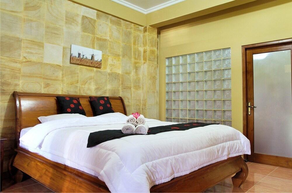 Ndalem Bantul Hotel Gandok Екстериор снимка