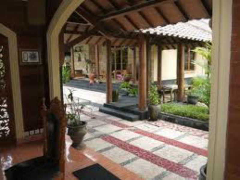 Ndalem Bantul Hotel Gandok Екстериор снимка